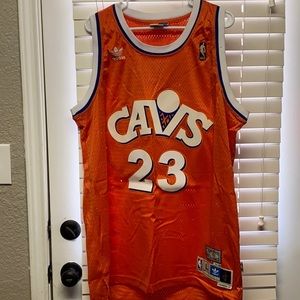 Cleveland Cavaliers LeBron James Jersey Size L